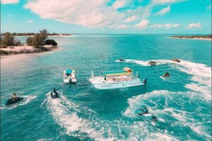 8HR Fullday Private Boat in Gracebay - Pickup, Timing, and the One Cost You Should Confirm