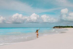 Half Moon Bay Jet Ski Tour & Snorkeling the La Famille Shipwreck - Half Moon Bay: a sandbar beach you can actually enjoy