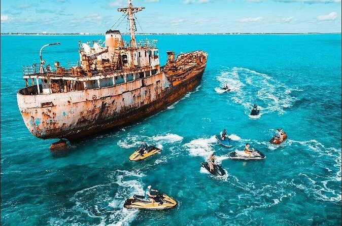 Jet Skiing around La famille ship and smaller pristine cays - Getting there at Caribbean Cruisin and using the pickup/taxi options