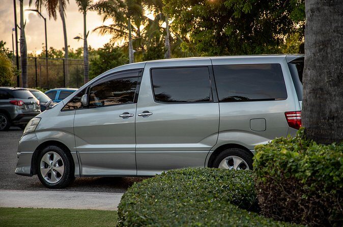 Luxury Transportation Services - Grace Bay Runs and Late-Night Flexibility