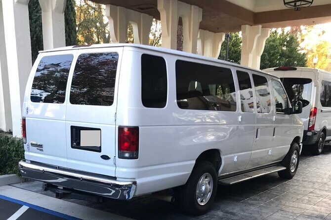 Providenciales Airport (PLS) to hotels or ferry -Arrival Transfer - Who should book this transfer (and who might not need it)